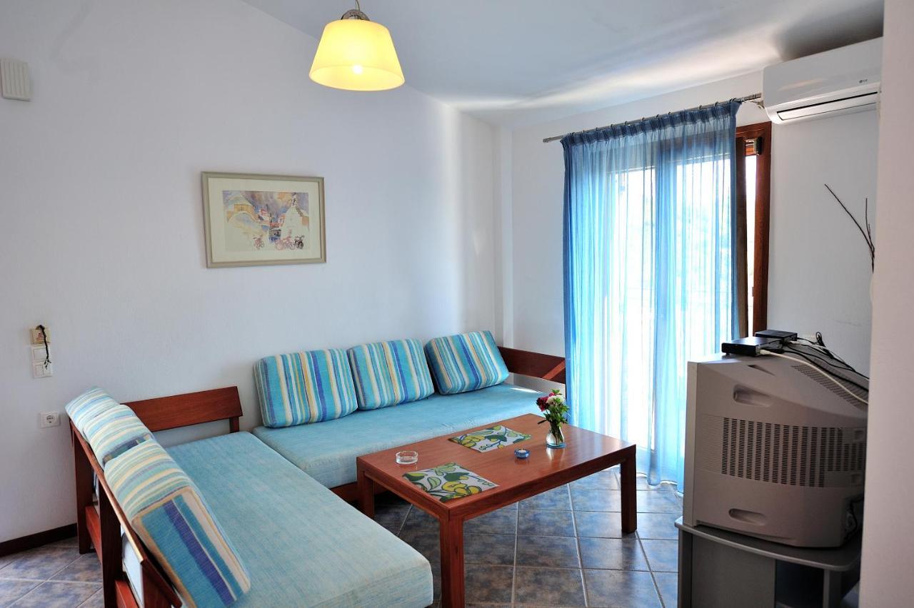Eye Q Resort Seaview Skiathos Town Exterior photo