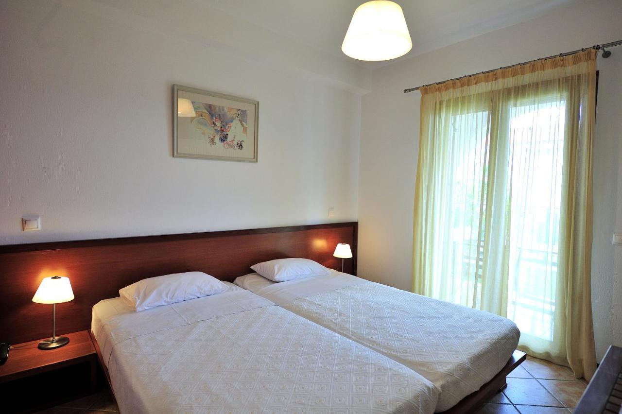 Eye Q Resort Seaview Skiathos Town Exterior photo