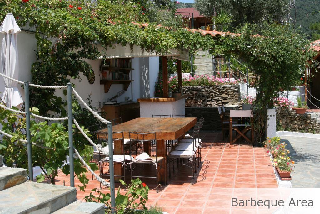 Eye Q Resort Seaview Skiathos Town Exterior photo