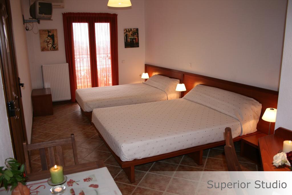 Eye Q Resort Seaview Skiathos Town Room photo