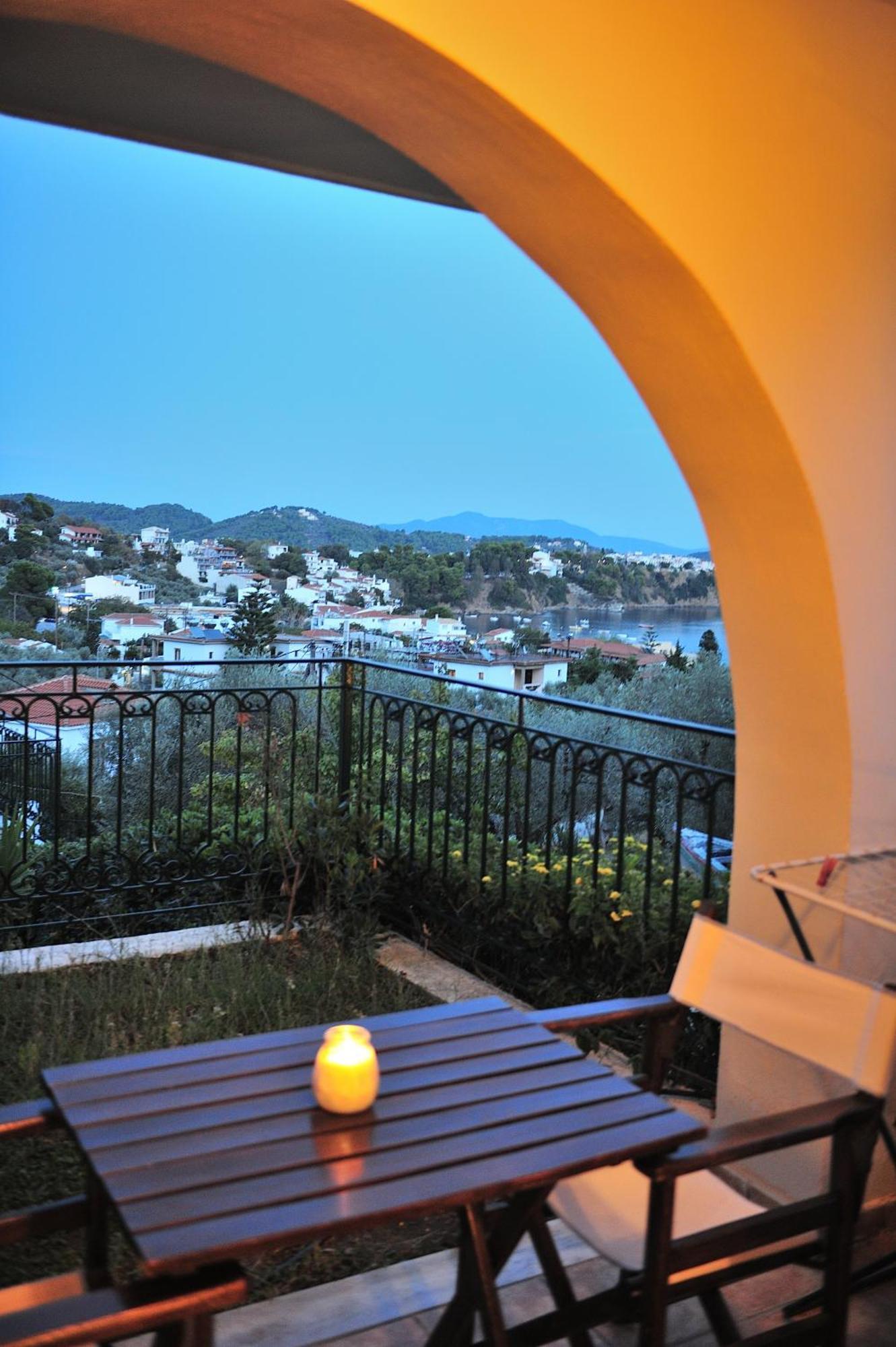 Eye Q Resort Seaview Skiathos Town Exterior photo